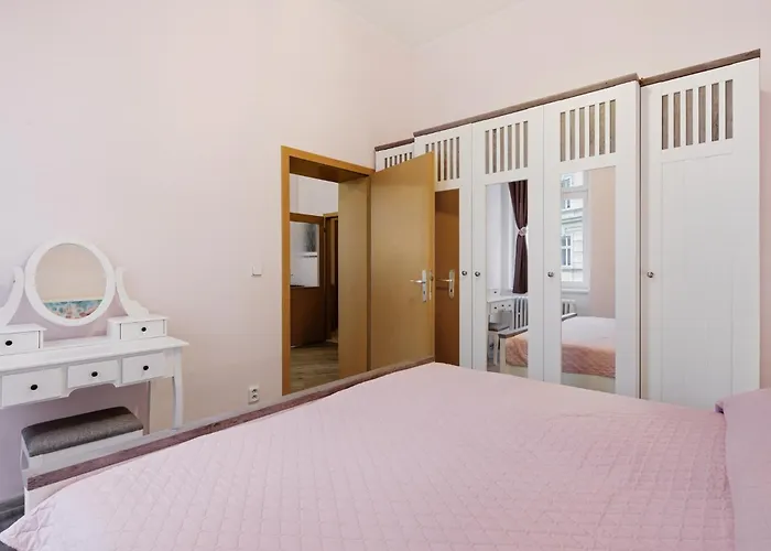 Apartment Pink Pearl Bright & Romantic *