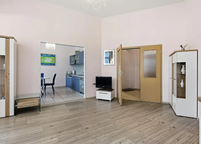 Pink Pearl Bright & Romantic Apartment