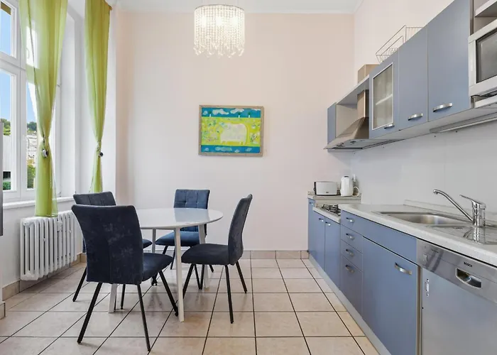 Apartment Pink Pearl Bright & Romantic *